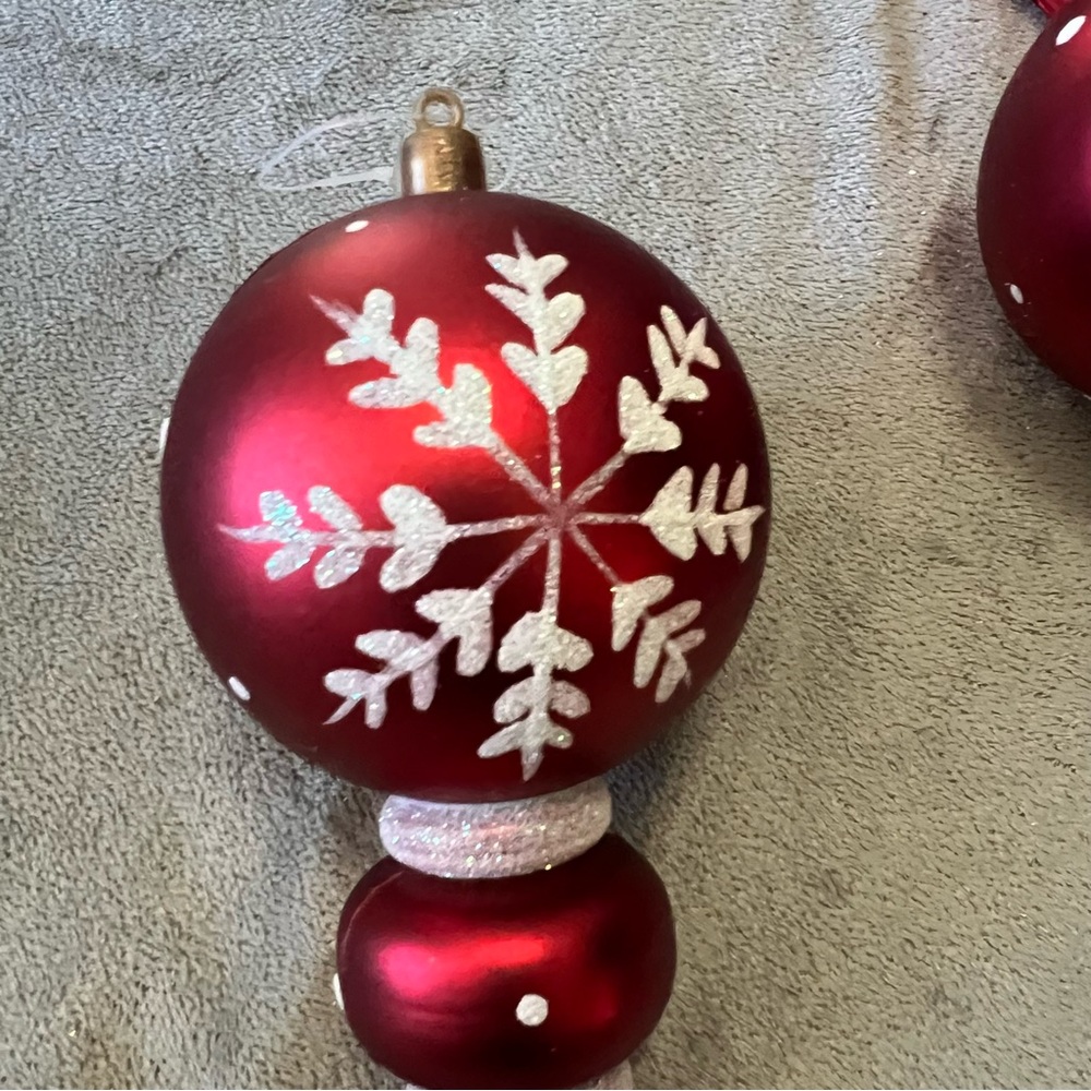 5 Red & White Snowflake Plastic Finial Christmas Ornaments Shatterproof 7.5” - Picture 7 of 7